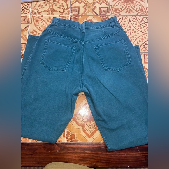 Beautiful vintage emerald green straight leg high rise weekend edition jeans - Picture 3 of 3
